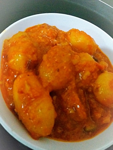 Dhaba Style Dum Aloo - Plattershare - Recipes, food stories and food lovers