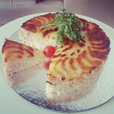 Savory Potato & Couscous Upside-Down Cake: A Middle Eastern Delight - Plattershare - Recipes, food stories and food lovers Savory Potato & Couscous Upside-Down Cake: A Middle Eastern Delight - Plattershare - Recipes, food stories and food lovers
