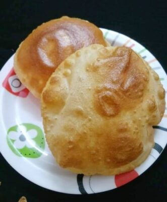 Fluffy Aloo Poori: A Simple Spiced Indian Flatbread Recipe - Plattershare - Recipes, food stories and food lovers Fluffy Aloo Poori: A Simple Spiced Indian Flatbread Recipe - Plattershare - Recipes, food stories and food lovers