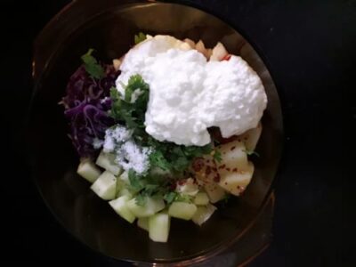 Creamy Indian Potato Salad with Yogurt and Herbs (Aloo Raita) - Plattershare - Recipes, food stories and food lovers Creamy Indian Potato Salad with Yogurt and Herbs (Aloo Raita) - Plattershare - Recipes, food stories and food lovers