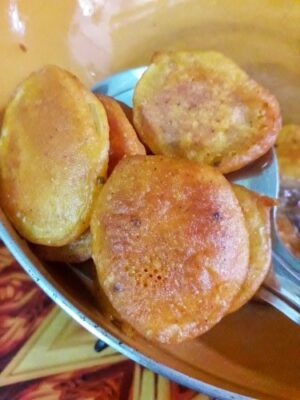 Crispy Potato Bajji (Indian Potato Fritters) - Plattershare - Recipes, food stories and food lovers Crispy Potato Bajji (Indian Potato Fritters) - Plattershare - Recipes, food stories and food lovers