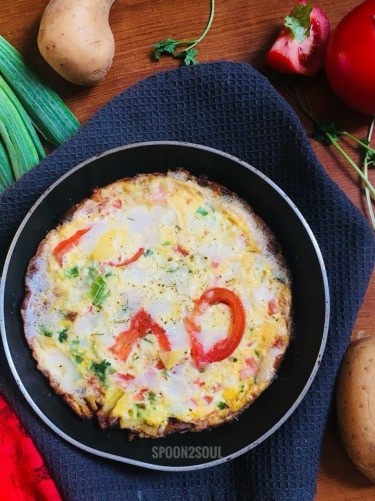 Potato Cheesy Omlette - Plattershare - Recipes, Food Stories And Food Enthusiasts