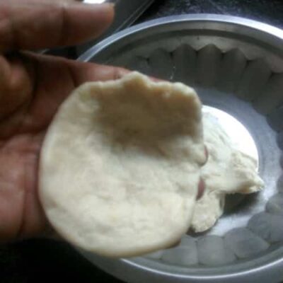 Crispy Nashik-Style Potato and Onion Kachori: A Savory Indian Snack - Plattershare - Recipes, food stories and food lovers Crispy Nashik-Style Potato and Onion Kachori: A Savory Indian Snack - Plattershare - Recipes, food stories and food lovers