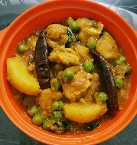 Aloo Murgh/ Chicken With Potato - Plattershare - Recipes, Food Stories And Food Enthusiasts