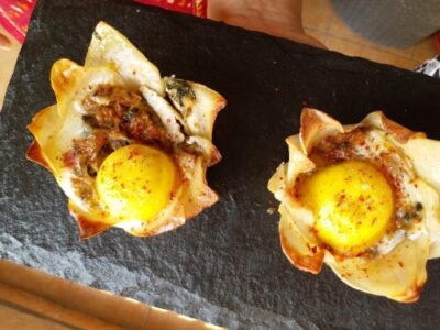 Sunny-Side-Up Potato Flowers: A Stunning French Breakfast - Plattershare - Recipes, food stories and food lovers Sunny-Side-Up Potato Flowers: A Stunning French Breakfast - Plattershare - Recipes, food stories and food lovers