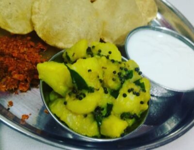 Nashik Wali Aloo-Pyaz Ki Kachori - Plattershare - Recipes, Food Stories And Food Enthusiasts