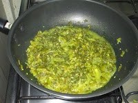 Nutritious Radish Greens Saag: A Vibrant Indian Curry - Plattershare - Recipes, food stories and food lovers Nutritious Radish Greens Saag: A Vibrant Indian Curry - Plattershare - Recipes, food stories and food lovers