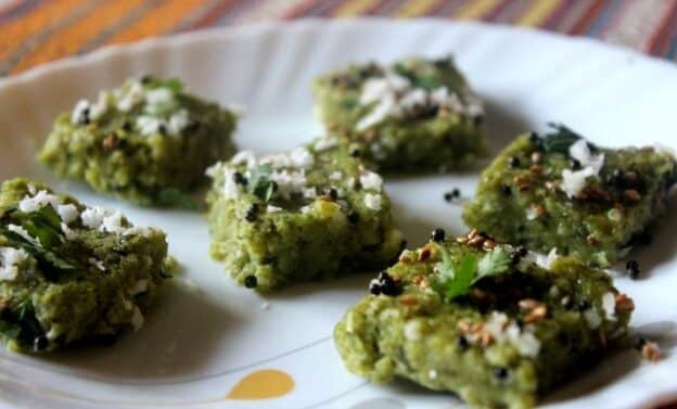 Spinach (Palak) Dhokla - Plattershare - Recipes, Food Stories And Food Enthusiasts