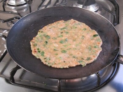 Vibrant Spinach Roti: A Healthy & Flavorful Flatbread - Plattershare - Recipes, food stories and food lovers Vibrant Spinach Roti: A Healthy & Flavorful Flatbread - Plattershare - Recipes, food stories and food lovers