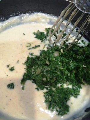 Creamy Baked Spinach and Corn: A Healthy Comfort Food Delight - Plattershare - Recipes, food stories and food lovers Creamy Baked Spinach and Corn: A Healthy Comfort Food Delight - Plattershare - Recipes, food stories and food lovers