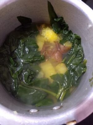 Vibrant Malabar Spinach Soup with Sweet Potato & Aromatic Spices - Plattershare - Recipes, food stories and food lovers Vibrant Malabar Spinach Soup with Sweet Potato & Aromatic Spices - Plattershare - Recipes, food stories and food lovers