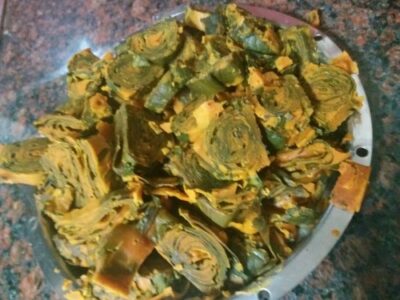 Gujarati Patra: Spiced Colocasia Rolls (Patrode) - Plattershare - Recipes, food stories and food lovers Gujarati Patra: Spiced Colocasia Rolls (Patrode) - Plattershare - Recipes, food stories and food lovers