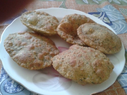 Spinach And Moong Dal Kachori - Plattershare - Recipes, Food Stories And Food Enthusiasts