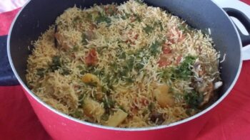 Methi Chicken Tahari (Hyderabadi Pulao With Fenugreek Leaves) - Plattershare - Recipes, food stories and food lovers