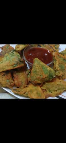 Aloo Palak Samosa - Plattershare - Recipes, Food Stories And Food Enthusiasts