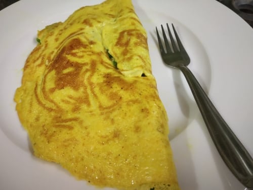 Keto Cheesy Capsicum Egg Omelette - Plattershare - Recipes, food stories and food lovers