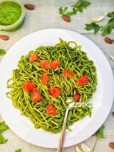 Parsley Pesto Spaghetti - Plattershare - Recipes, Food Stories And Food Enthusiasts