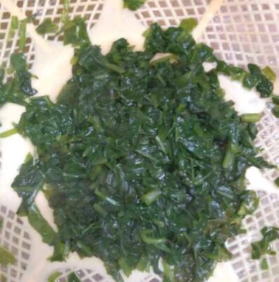 Crispy Spinach and Fenugreek Murukku: A Flavorful Indian Snack - Plattershare - Recipes, food stories and food lovers Crispy Spinach and Fenugreek Murukku: A Flavorful Indian Snack - Plattershare - Recipes, food stories and food lovers