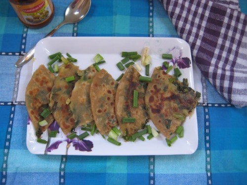 Spring Onion Cheese Paratha - Plattershare - Recipes, food stories and food lovers