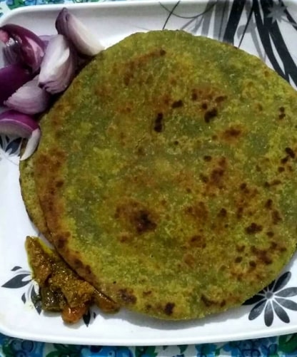 Bathua Parathas - Plattershare - Recipes, food stories and food lovers