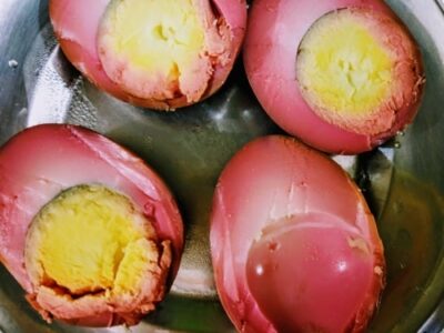 Magenta Magic: Beet-Pickled Deviled Eggs for a Vibrant Breakfast - Plattershare - Recipes, food stories and food lovers Magenta Magic: Beet-Pickled Deviled Eggs for a Vibrant Breakfast - Plattershare - Recipes, food stories and food lovers
