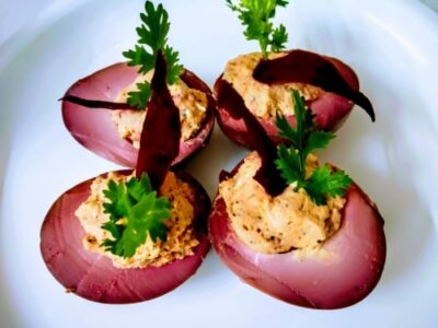 Magenta Magic: Beet-Pickled Deviled Eggs for a Vibrant Breakfast - Plattershare - Recipes, food stories and food lovers Magenta Magic: Beet-Pickled Deviled Eggs for a Vibrant Breakfast - Plattershare - Recipes, food stories and food lovers