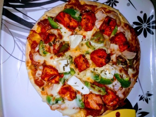 Paneer Tikka Pizza - Plattershare - Recipes, Food Stories And Food Enthusiasts