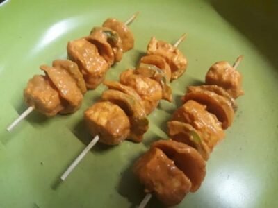 Restaurant-Style Paneer Tikka: A Smoky & Flavorful Indian Appetizer - Plattershare - Recipes, food stories and food lovers Restaurant-Style Paneer Tikka: A Smoky & Flavorful Indian Appetizer - Plattershare - Recipes, food stories and food lovers
