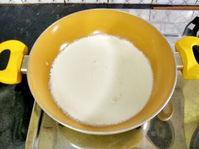 Creamy Mango Phirni: A Refreshing Indian Rice Pudding - Plattershare - Recipes, food stories and food lovers Creamy Mango Phirni: A Refreshing Indian Rice Pudding - Plattershare - Recipes, food stories and food lovers