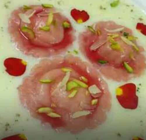 Stuffed Rose Ravioli With Rabri Sauce - Plattershare - Recipes, food stories and food enthusiasts