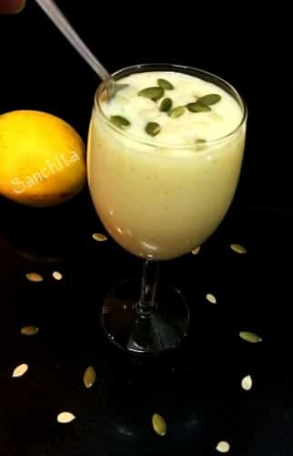 Banana, Pumpkin Seeds Mango Smoothie - Plattershare - Recipes, food stories and food lovers