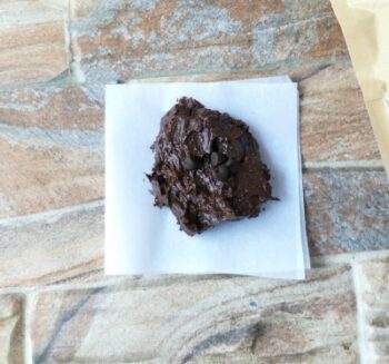 Two Minute Microwave Chocolate Chip And Nuts Cookies - Plattershare - Recipes, food stories and food lovers