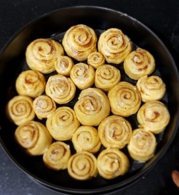 Irresistible Coffee Cinnabons: A Mocha-Spiced Morning Dream - Plattershare - Recipes, food stories and food lovers Irresistible Coffee Cinnabons: A Mocha-Spiced Morning Dream - Plattershare - Recipes, food stories and food lovers
