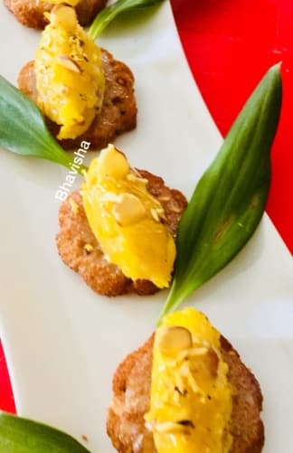 Moong Dal Halwa Canapes - Plattershare - Recipes, Food Stories And Food Enthusiasts