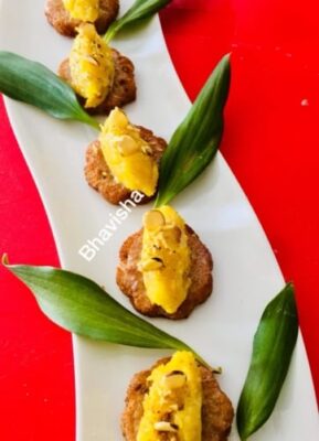 Moong Dal Halwa Canapés: Bite-Sized Indian Dessert Delights - Plattershare - Recipes, food stories and food lovers Moong Dal Halwa Canapés: Bite-Sized Indian Dessert Delights - Plattershare - Recipes, food stories and food lovers