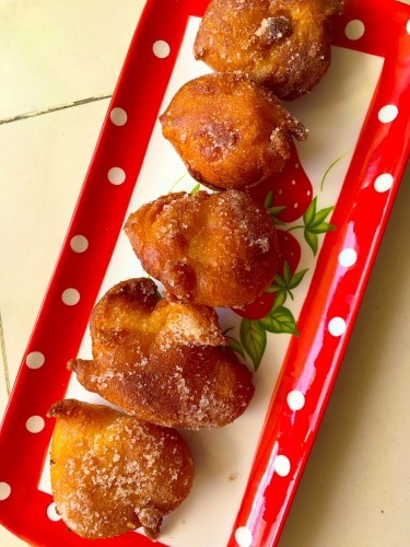 Easy Cinnamon Flavoured Doughnuts - Plattershare - Recipes, food stories and food lovers
