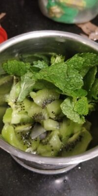 Tri-Color Kiwi, Custard Apple, and Carrot Smoothie: A Refreshing Layered Delight - Plattershare - Recipes, food stories and food lovers Tri-Color Kiwi, Custard Apple, and Carrot Smoothie: A Refreshing Layered Delight - Plattershare - Recipes, food stories and food lovers