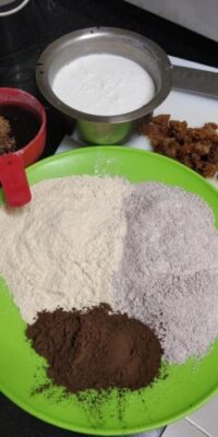 Healthy Soya Ragi Fig & Sunflower Seed Tea Cake with Caramel Sauce - Plattershare - Recipes, food stories and food lovers Healthy Soya Ragi Fig & Sunflower Seed Tea Cake with Caramel Sauce - Plattershare - Recipes, food stories and food lovers