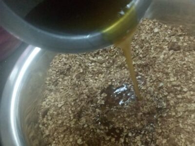 Loaded Chocolate Granola: A Healthy & Delicious Breakfast Treat - Plattershare - Recipes, food stories and food lovers Loaded Chocolate Granola: A Healthy & Delicious Breakfast Treat - Plattershare - Recipes, food stories and food lovers