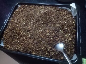 Loaded Chocolate Granola - Plattershare - Recipes, food stories and food lovers