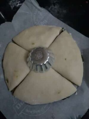 Starry Pizza Bread: A Showstopping Savory Pastry - Plattershare - Recipes, food stories and food lovers Starry Pizza Bread: A Showstopping Savory Pastry - Plattershare - Recipes, food stories and food lovers