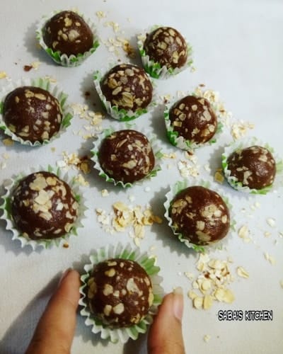 Chocolate Oats Balls - Chocolate Oats K Laddu - Plattershare - Recipes, Food Stories And Food Enthusiasts