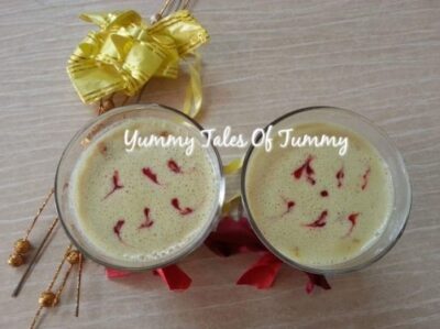 Creamy Thandai Cheesecake Shake with Strawberry Swirl - Plattershare - Recipes, food stories and food lovers Creamy Thandai Cheesecake Shake with Strawberry Swirl - Plattershare - Recipes, food stories and food lovers
