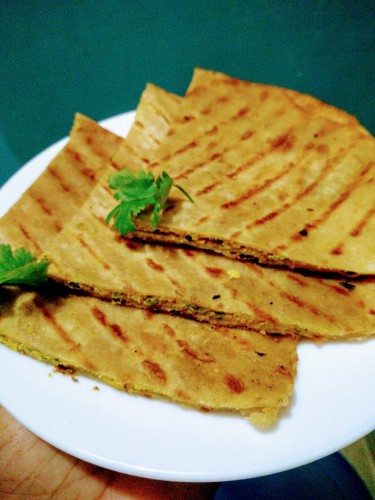 Grilled Besan Paratha - Plattershare - Recipes, food stories and food lovers