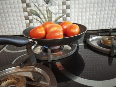 Homemade Roasted Garlic Tomato Sauce: A Quick & Flavorful Recipe - Plattershare - Recipes, food stories and food lovers Homemade Roasted Garlic Tomato Sauce: A Quick & Flavorful Recipe - Plattershare - Recipes, food stories and food lovers