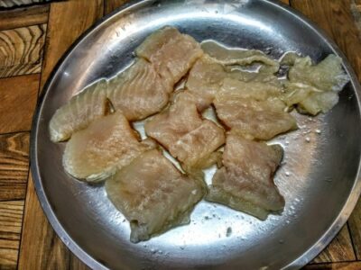 Crispy Basa Fish with Lemon & Herbs: A Healthy Canadian Snack - Plattershare - Recipes, food stories and food lovers Crispy Basa Fish with Lemon & Herbs: A Healthy Canadian Snack - Plattershare - Recipes, food stories and food lovers