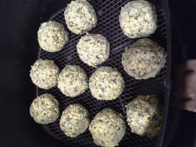 Crispy Air Fryer Falafel: A Healthy Twist on a Middle Eastern Classic - Plattershare - Recipes, food stories and food lovers Crispy Air Fryer Falafel: A Healthy Twist on a Middle Eastern Classic - Plattershare - Recipes, food stories and food lovers