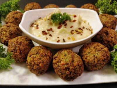 Crispy Air Fryer Falafel: A Healthy Twist on a Middle Eastern Classic - Plattershare - Recipes, food stories and food lovers Crispy Air Fryer Falafel: A Healthy Twist on a Middle Eastern Classic - Plattershare - Recipes, food stories and food lovers
