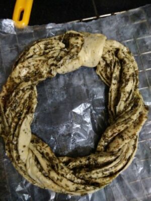 Stunning Braided Pesto Bread: An Aromatic, Bakery-Style Loaf - Plattershare - Recipes, food stories and food lovers Stunning Braided Pesto Bread: An Aromatic, Bakery-Style Loaf - Plattershare - Recipes, food stories and food lovers