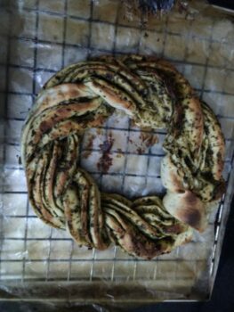 Braided Pesto Bread - Plattershare - Recipes, food stories and food lovers